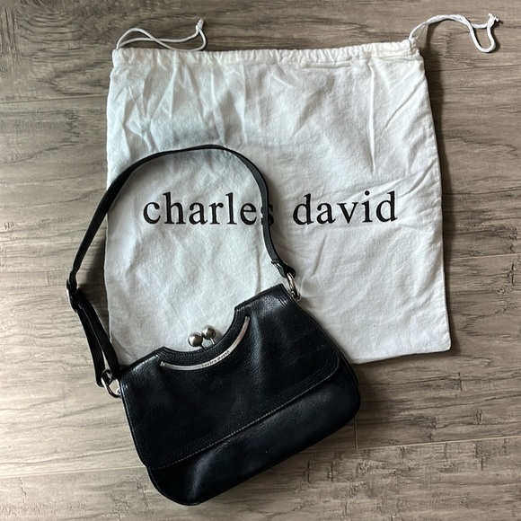 Charles David black leather purse - Picture 7 of 7